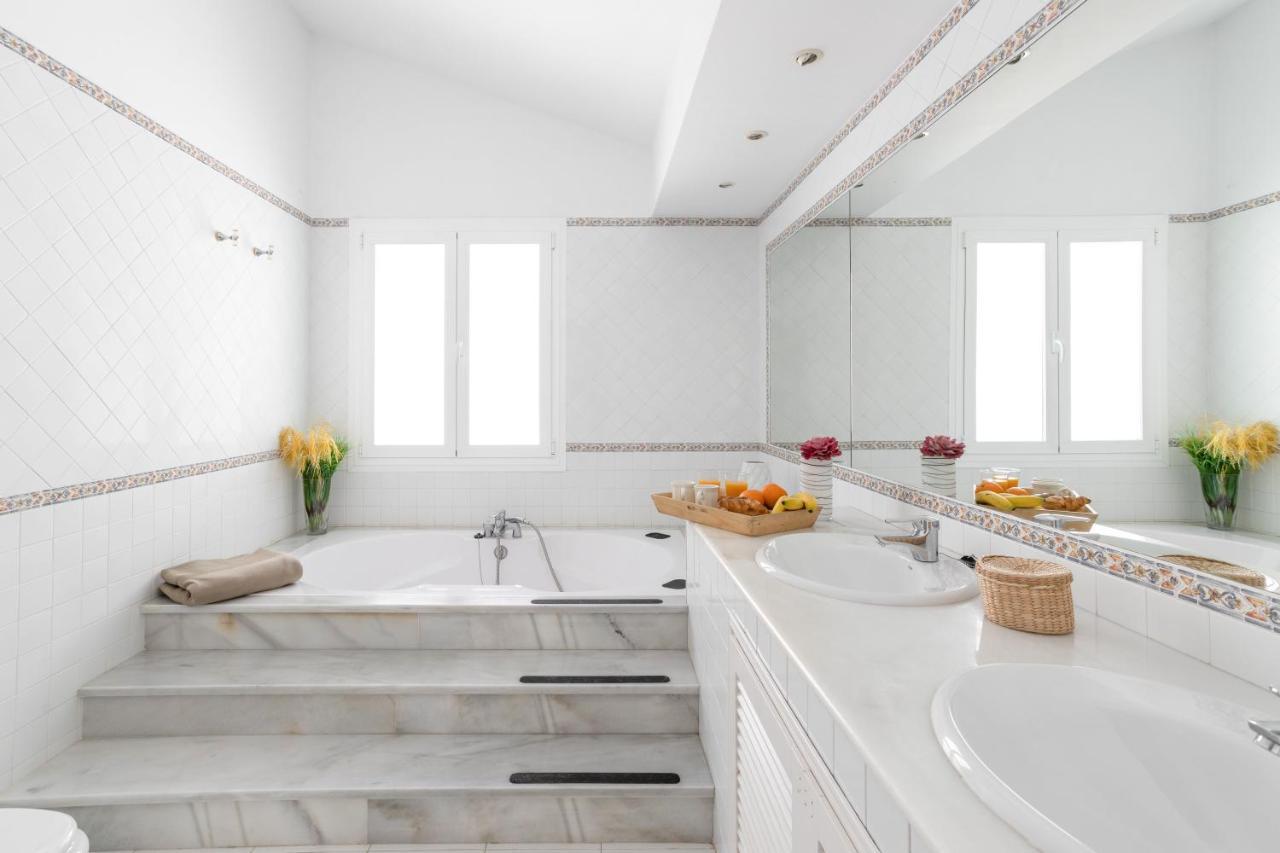 243-Fully Renovated-Puerto Banus Marbella Front Line Penthouse Lägenhet Exteriör bild