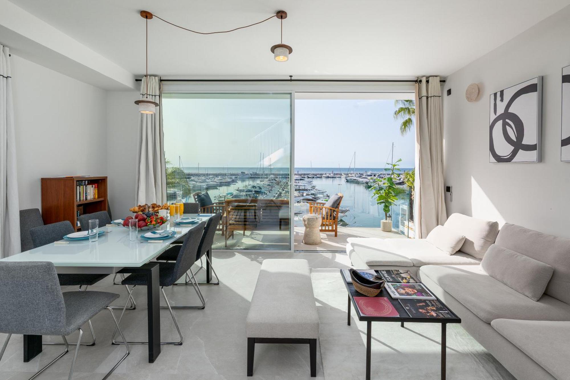 243-Fully Renovated-Puerto Banus Marbella Front Line Penthouse Lägenhet Exteriör bild
