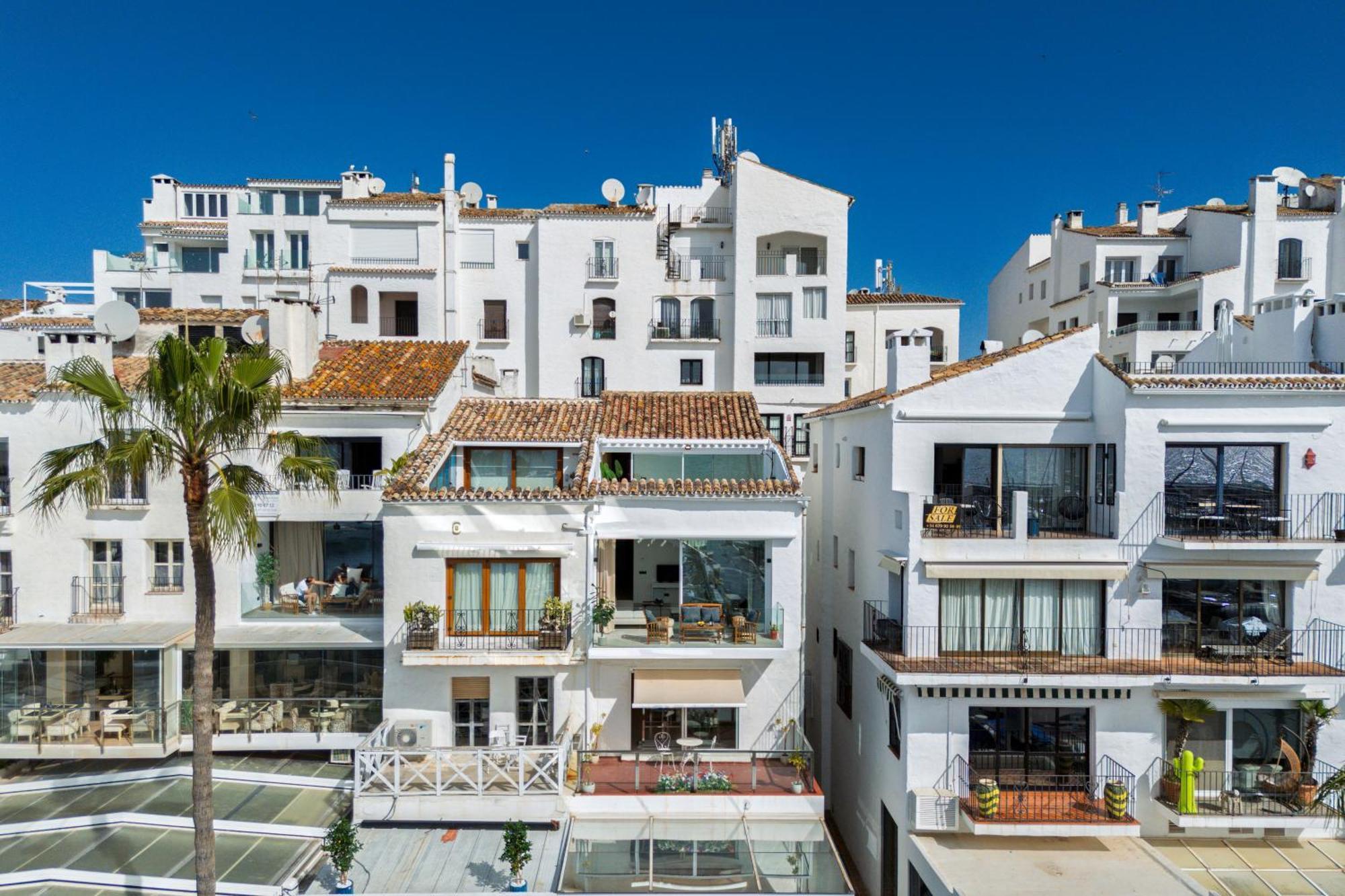 243-Fully Renovated-Puerto Banus Marbella Front Line Penthouse Lägenhet Exteriör bild