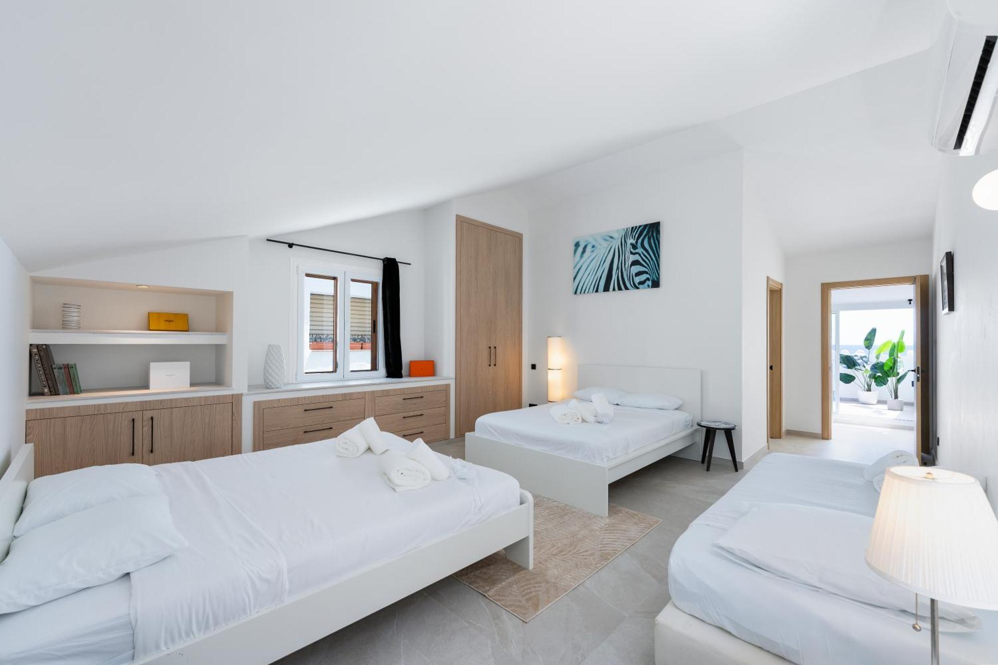 243-Fully Renovated-Puerto Banus Marbella Front Line Penthouse Lägenhet Exteriör bild