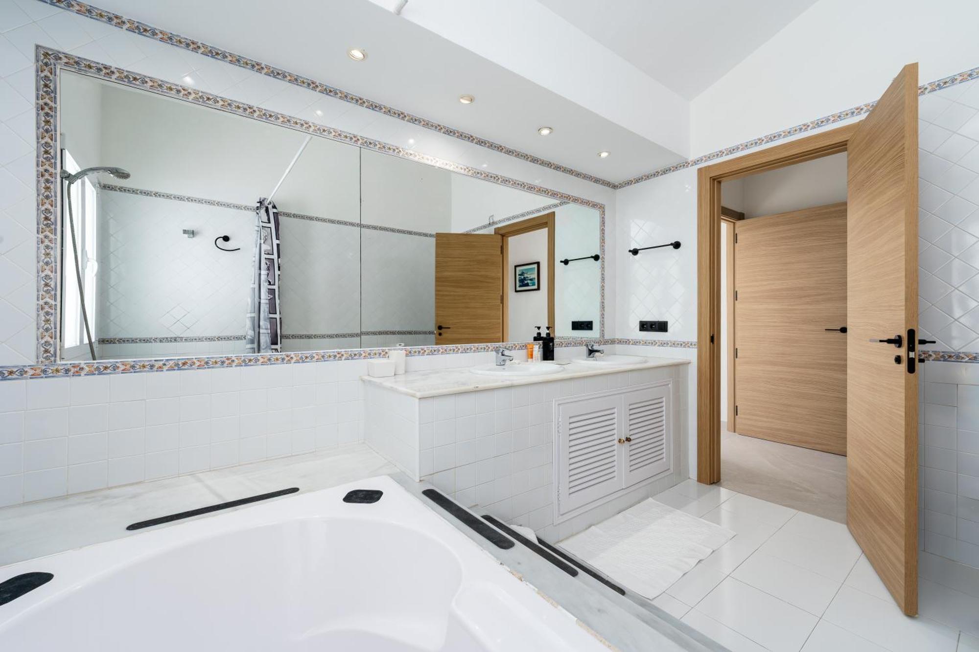 243-Fully Renovated-Puerto Banus Marbella Front Line Penthouse Lägenhet Exteriör bild