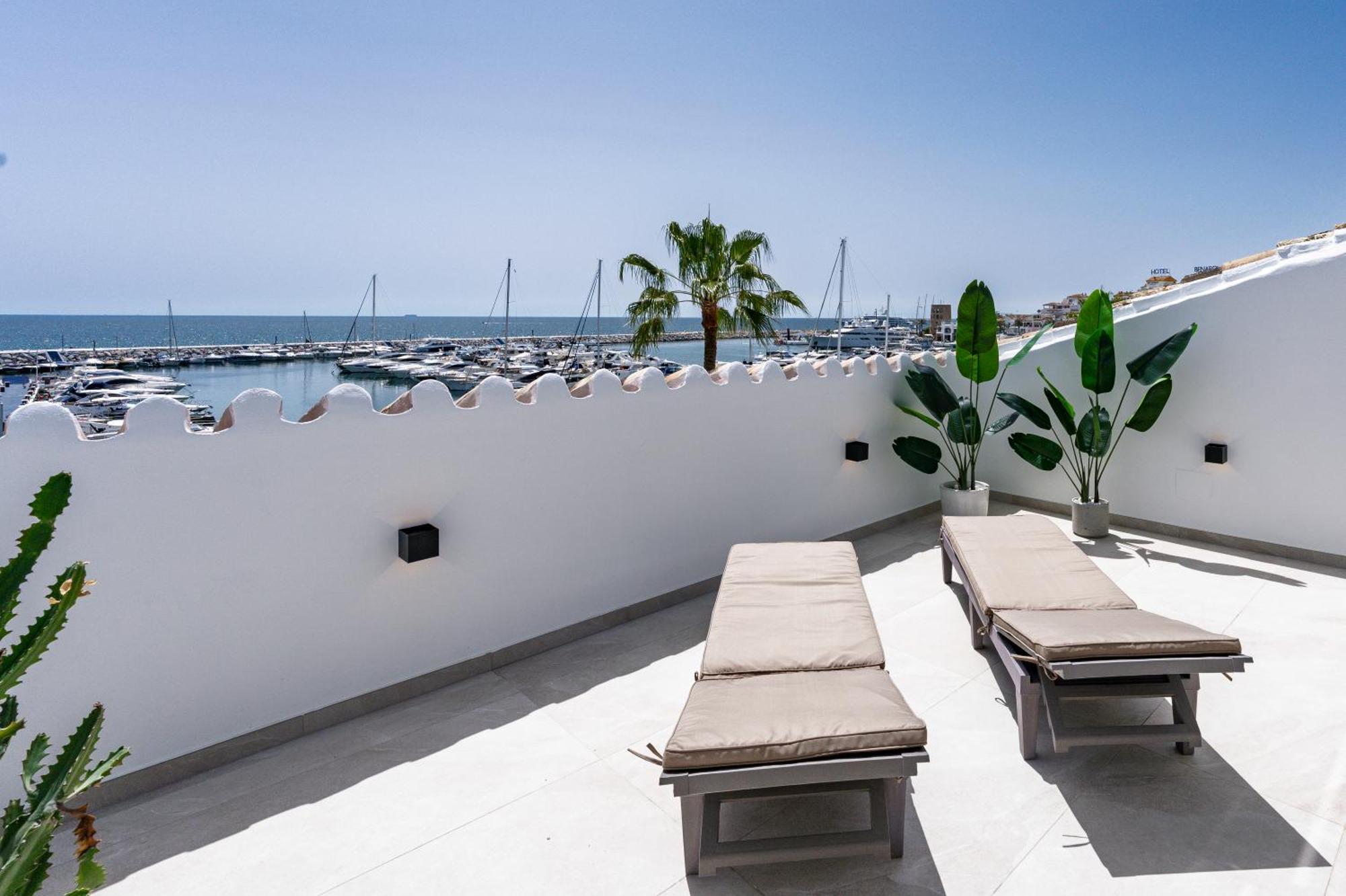 243-Fully Renovated-Puerto Banus Marbella Front Line Penthouse Lägenhet Exteriör bild