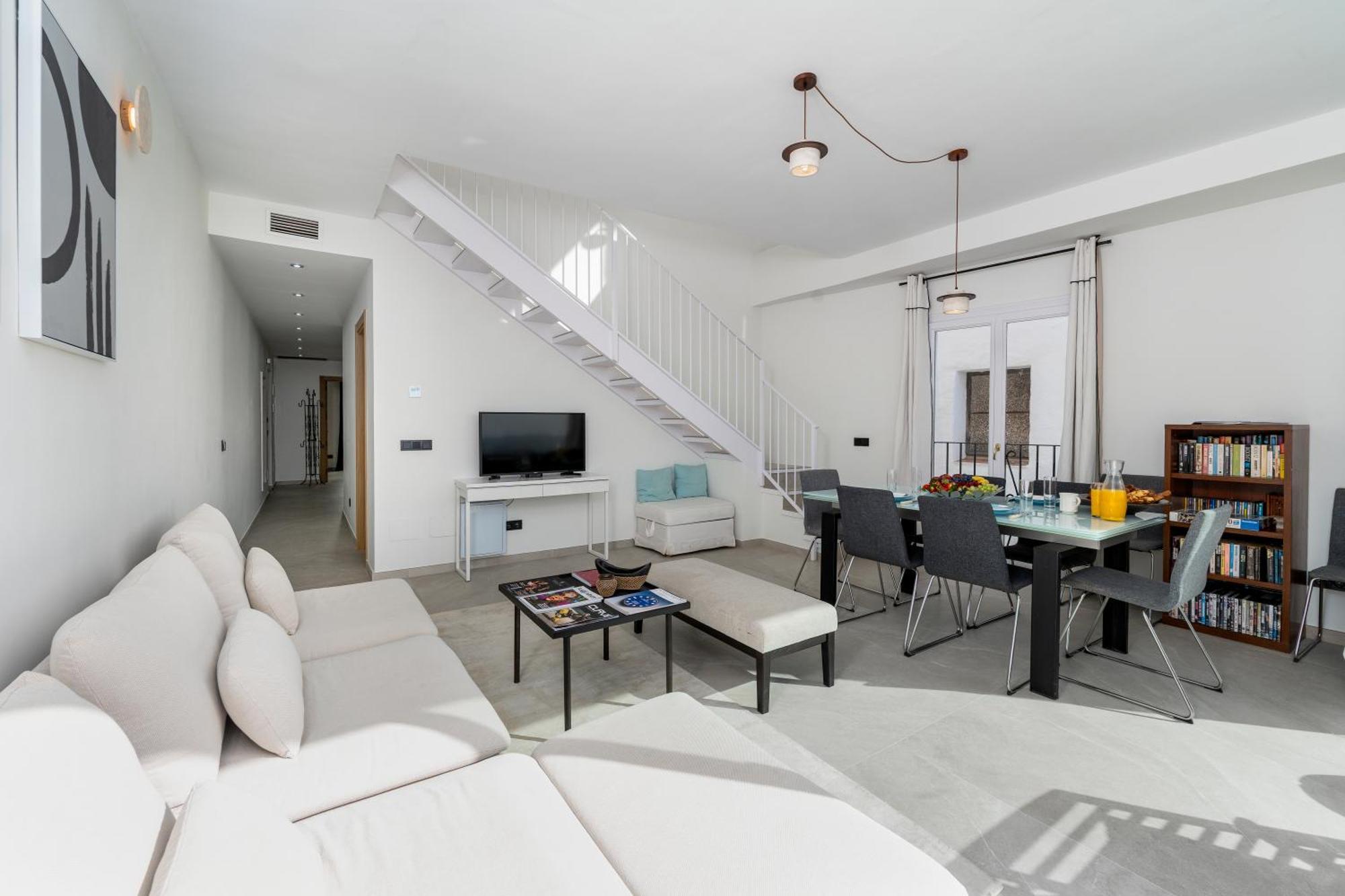 243-Fully Renovated-Puerto Banus Marbella Front Line Penthouse Lägenhet Exteriör bild