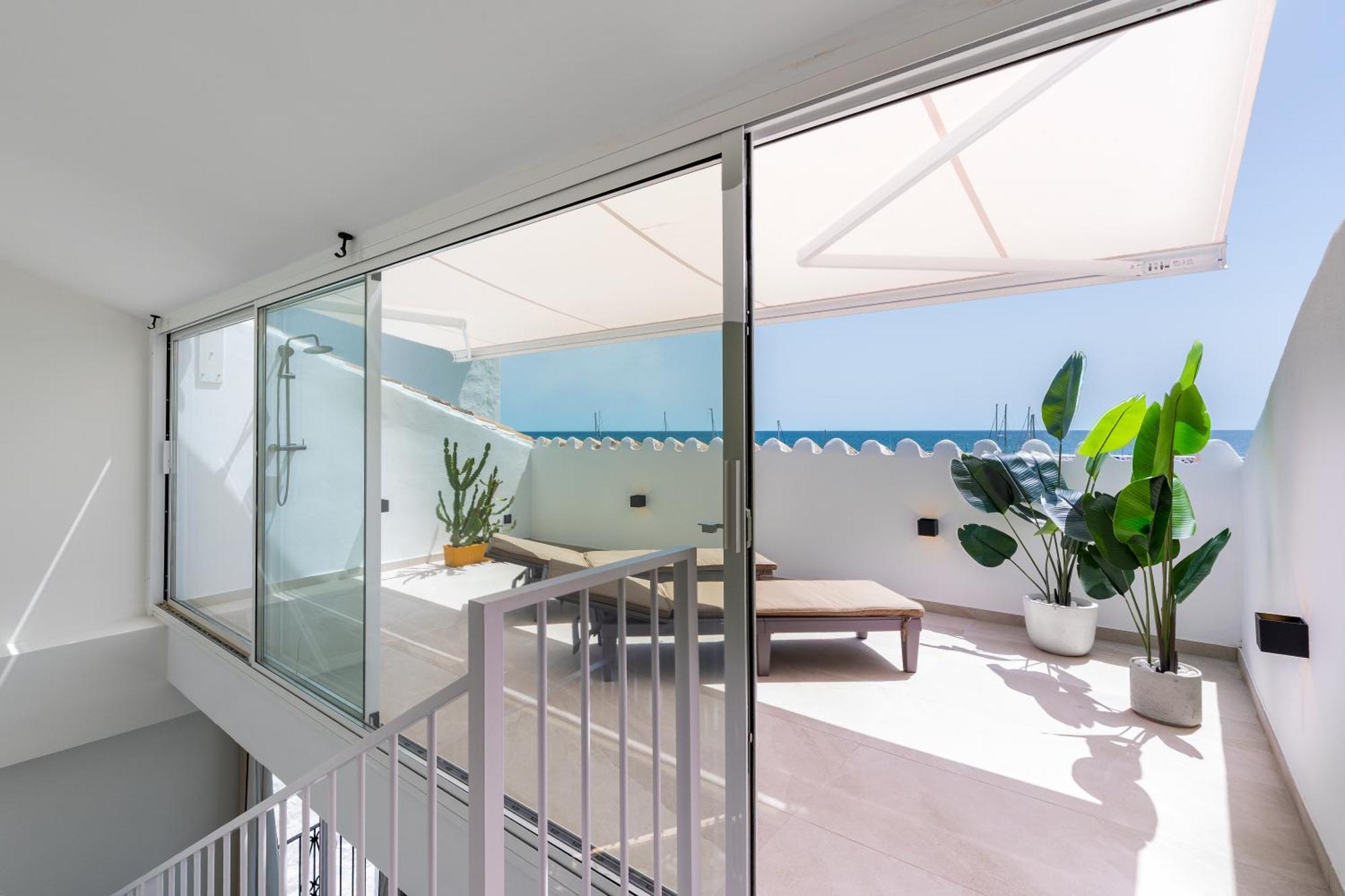 243-Fully Renovated-Puerto Banus Marbella Front Line Penthouse Lägenhet Exteriör bild