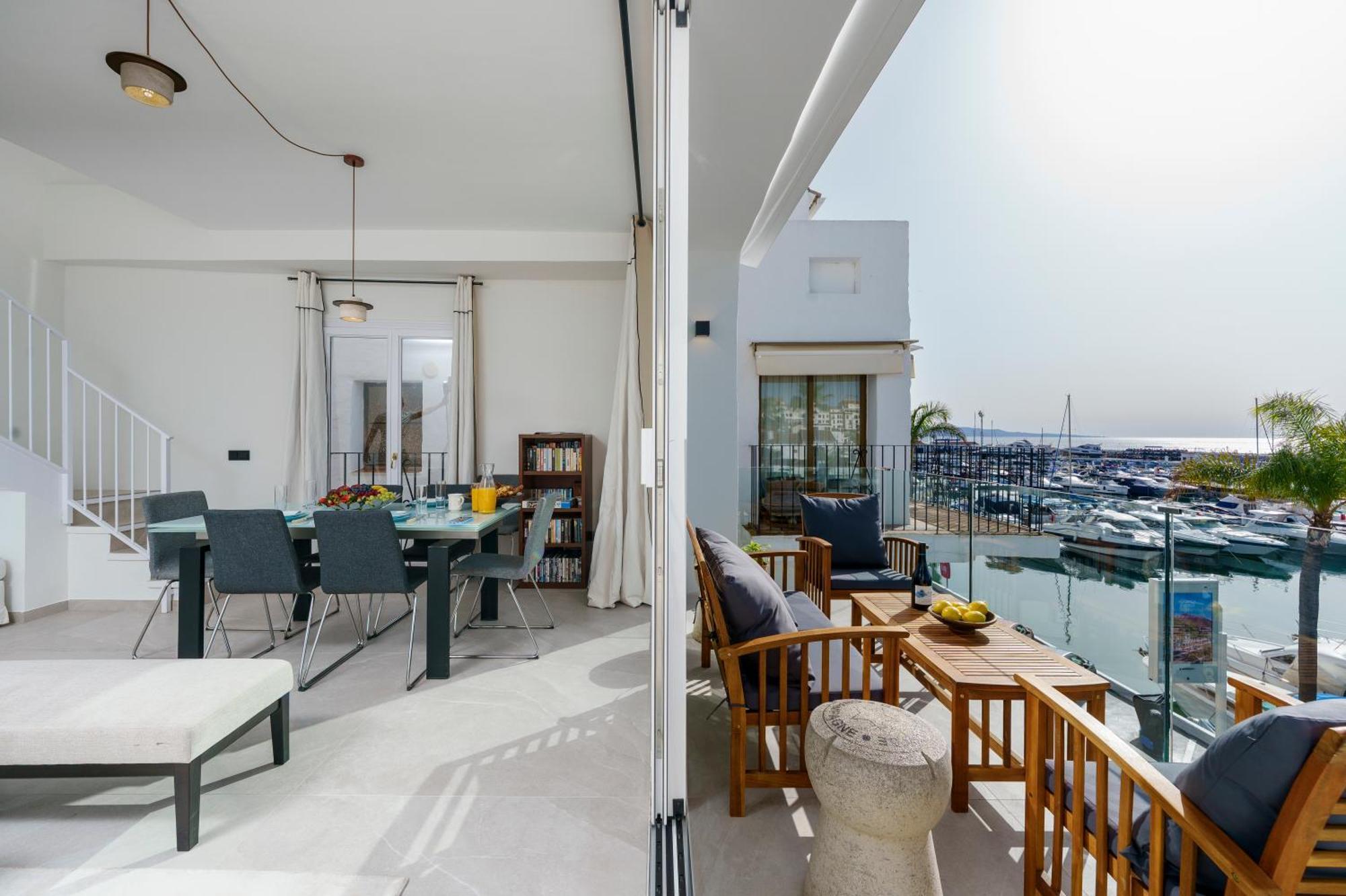 243-Fully Renovated-Puerto Banus Marbella Front Line Penthouse Lägenhet Exteriör bild