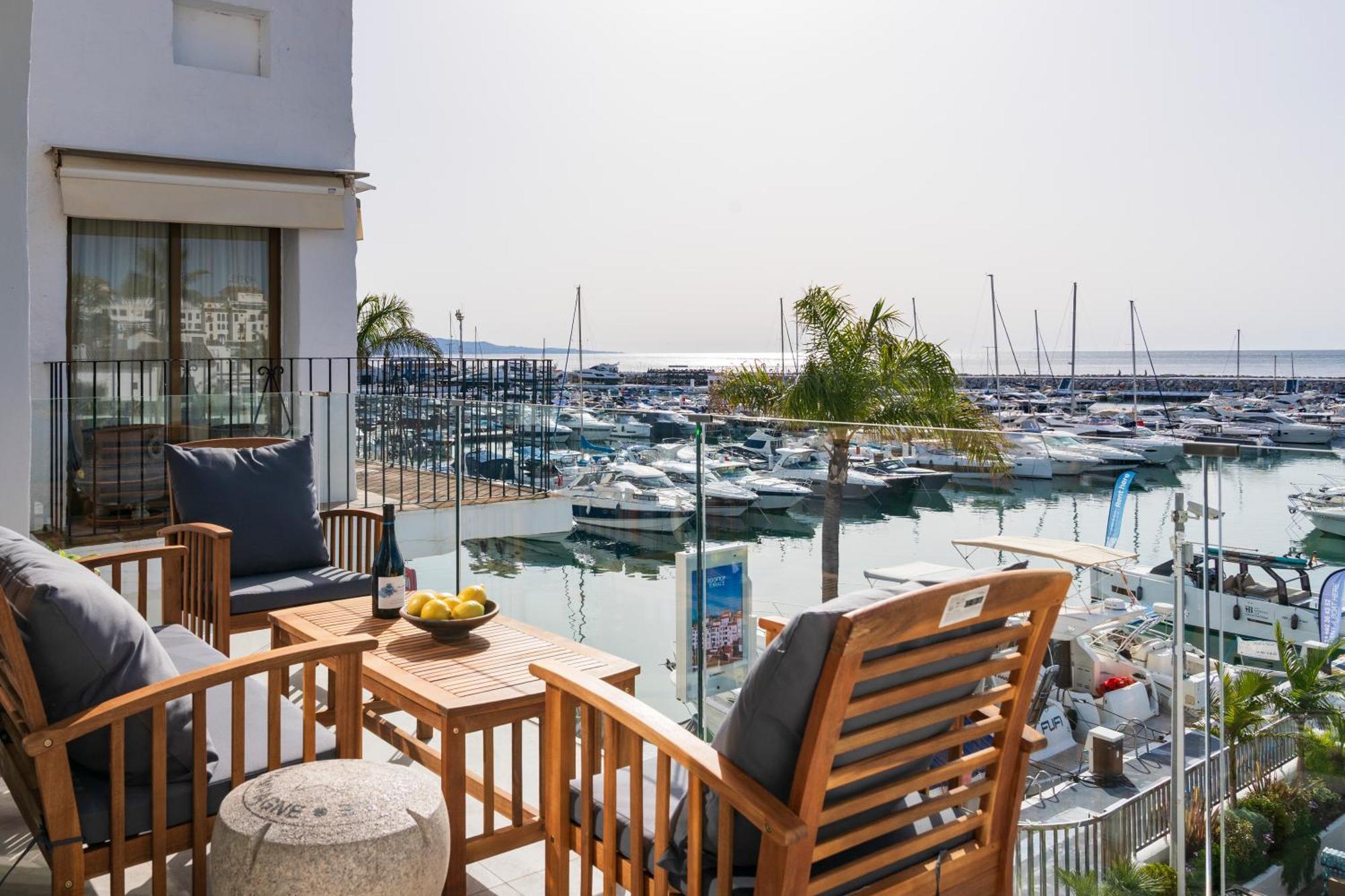 243-Fully Renovated-Puerto Banus Marbella Front Line Penthouse Lägenhet Exteriör bild